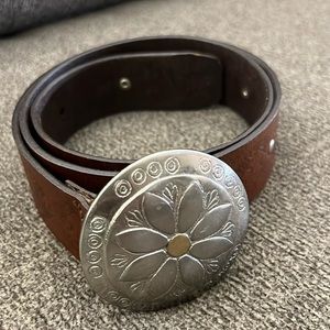 linea Pelle Embossed & Studded Western STYLE LEATHER 2 TONE FLOWER BUCKLE